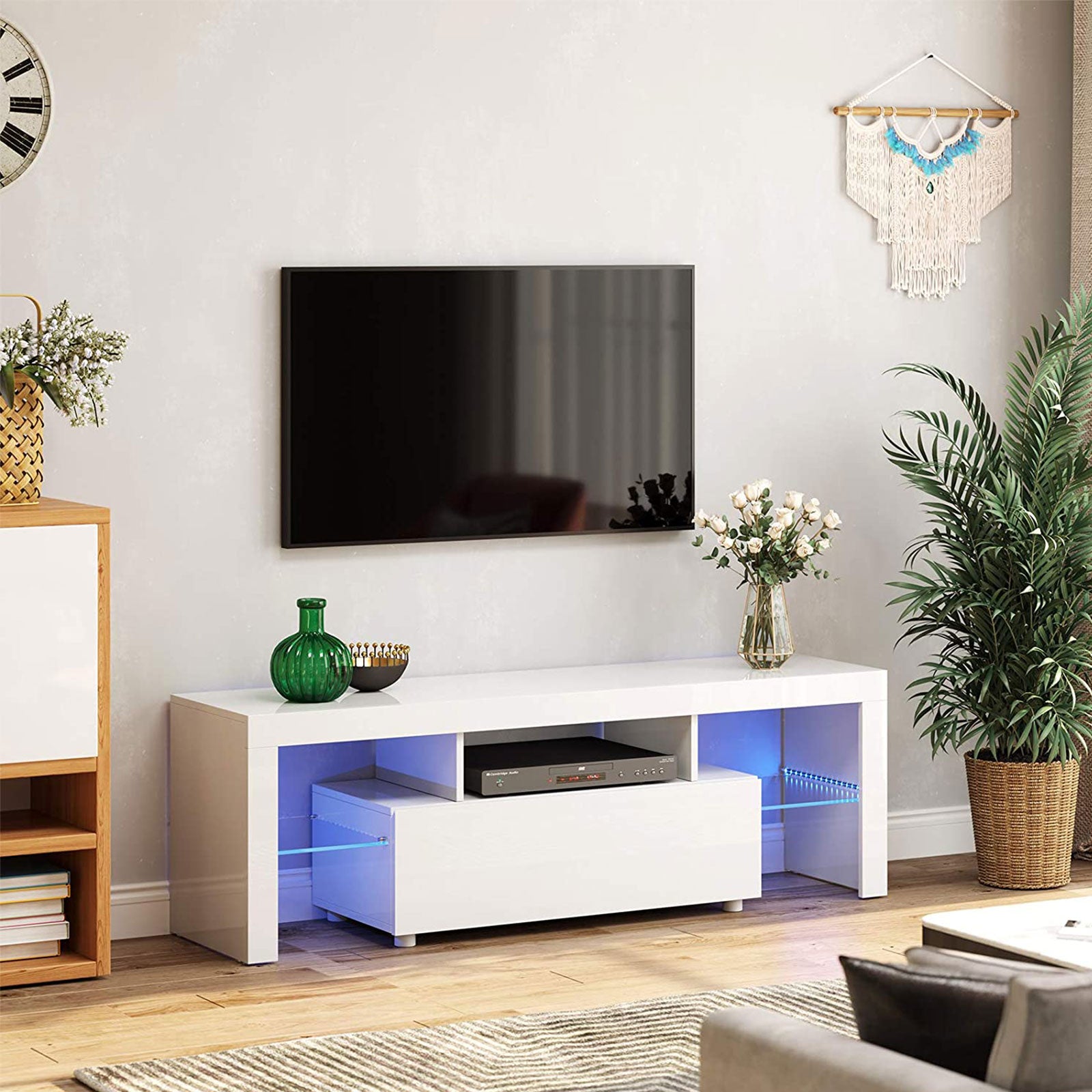 TV-Schrank mit LED-Beleuchtung